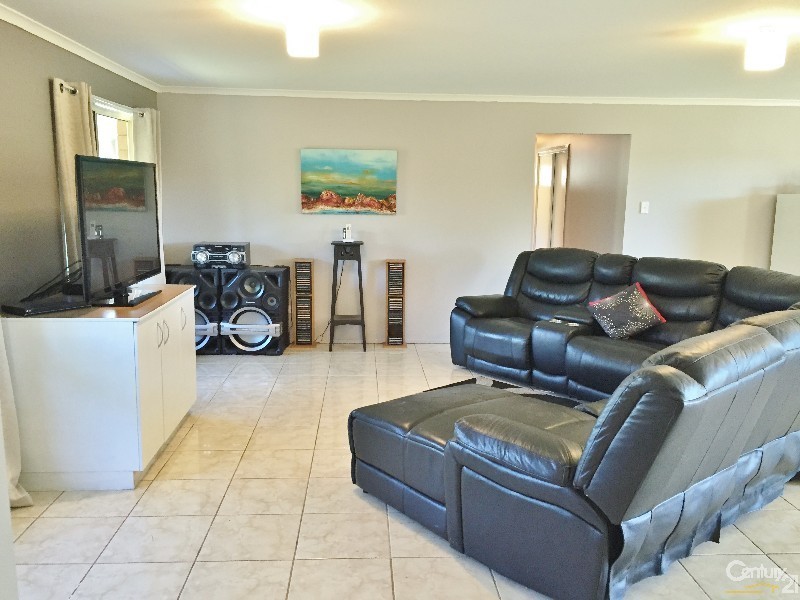 141-143 Walker Drive, Kooralbyn QLD 4285