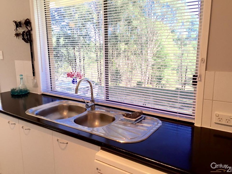 141-143 Walker Drive, Kooralbyn QLD 4285