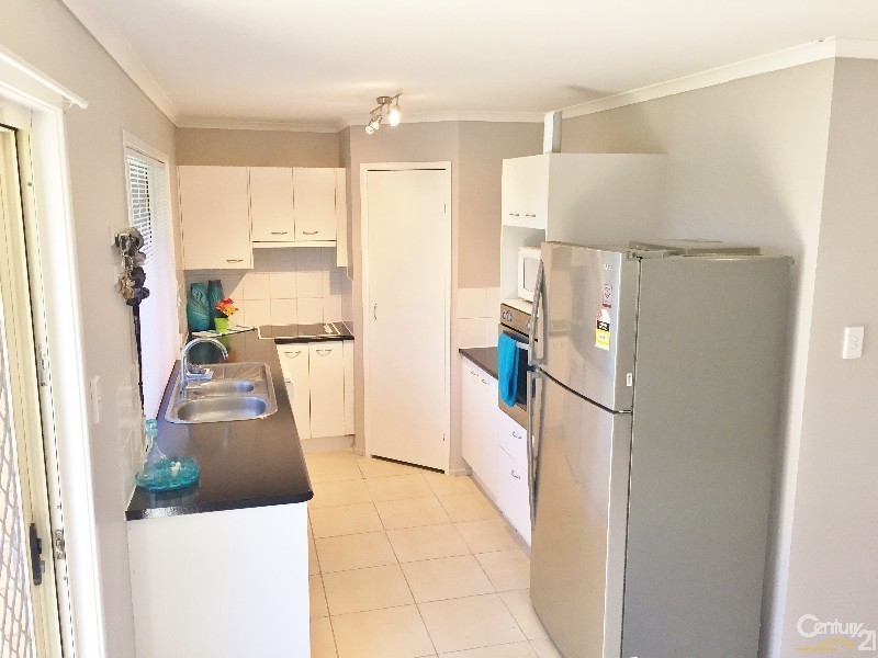 141-143 Walker Drive, Kooralbyn QLD 4285