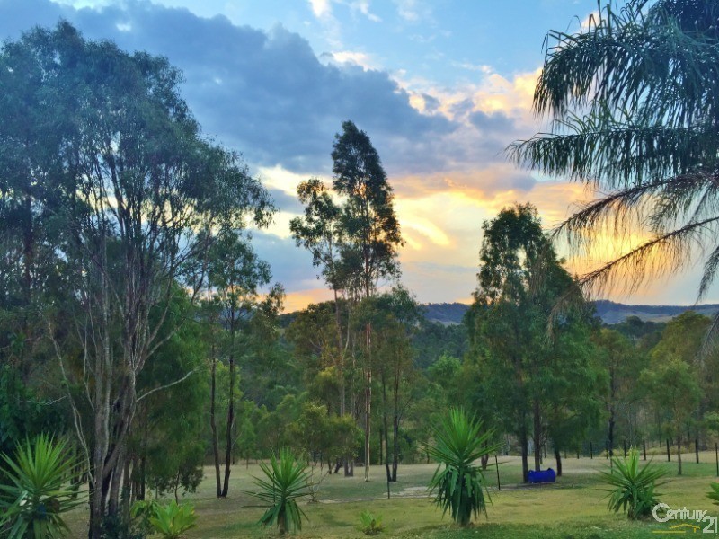 141-143 Walker Drive, Kooralbyn QLD 4285
