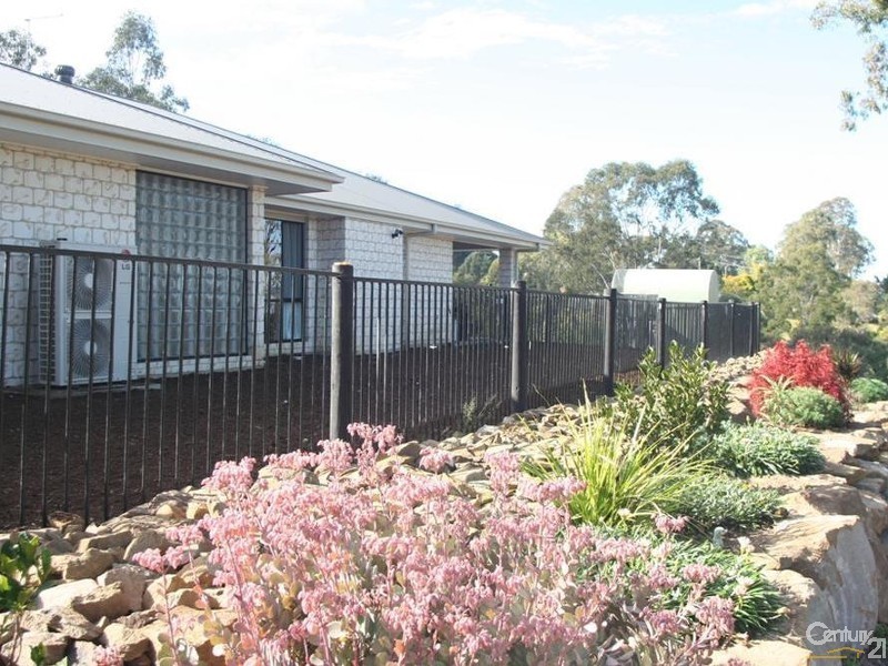 32-34 White Place, Kooralbyn QLD 4285