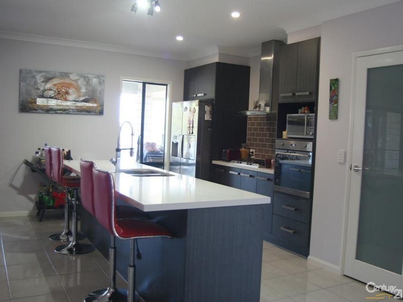 32-34 White Place, Kooralbyn QLD 4285