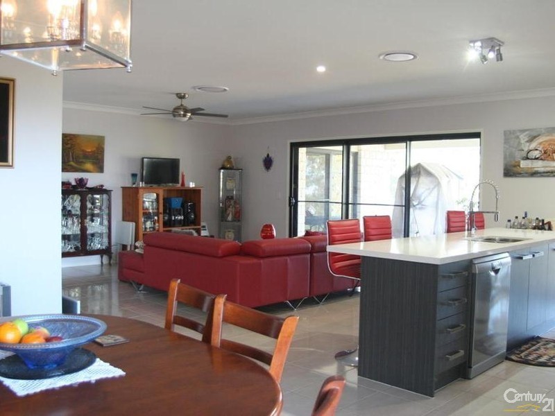 32-34 White Place, Kooralbyn QLD 4285