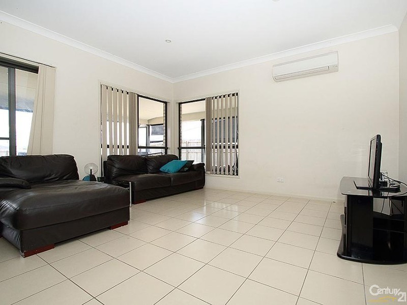 9 Robyn Court, Logan Village QLD 4207
