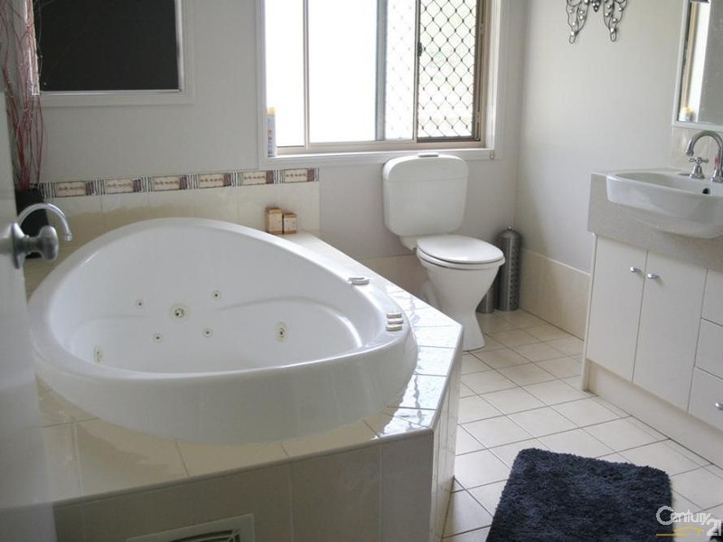 8-14 Smales Close, Kooralbyn QLD 4285