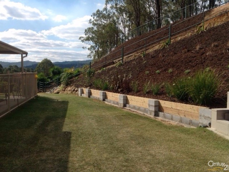 8-14 Smales Close, Kooralbyn QLD 4285