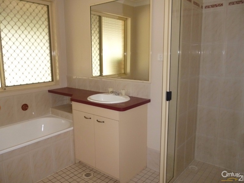 24 Naylor Drive, Tamborine QLD 4270