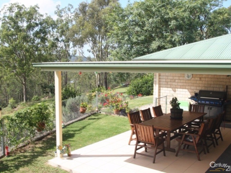 61 Campbell Drive, Kooralbyn QLD 4285