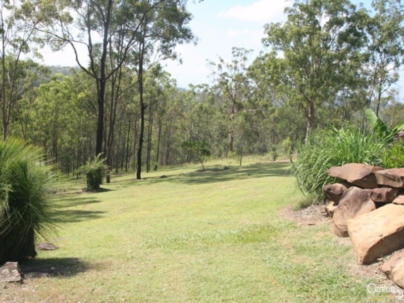 61 Campbell Drive, Kooralbyn QLD 4285