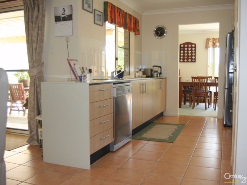 61 Campbell Drive, Kooralbyn QLD 4285