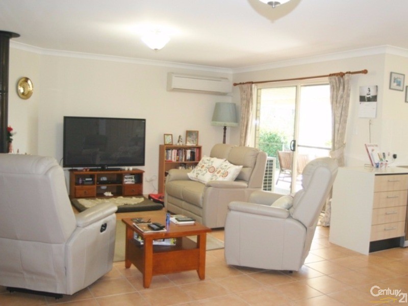 61 Campbell Drive, Kooralbyn QLD 4285