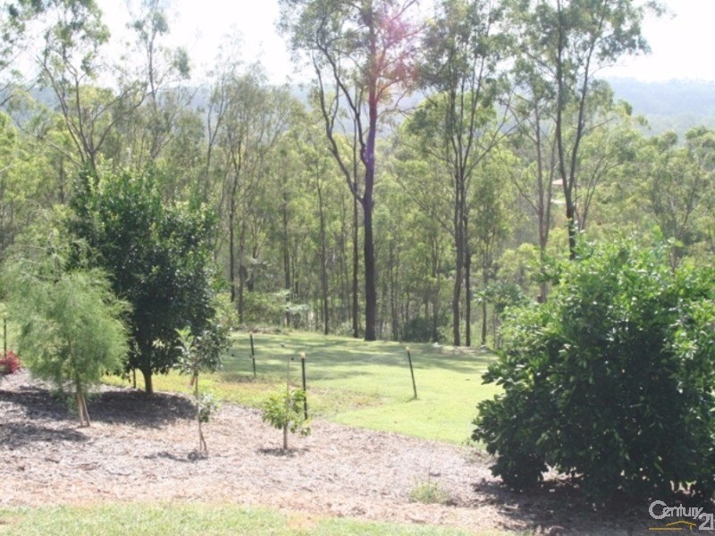 61 Campbell Drive, Kooralbyn QLD 4285