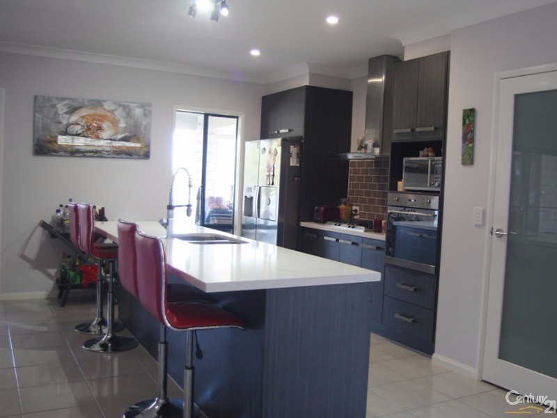 32-34 White Place, Kooralbyn QLD 4285