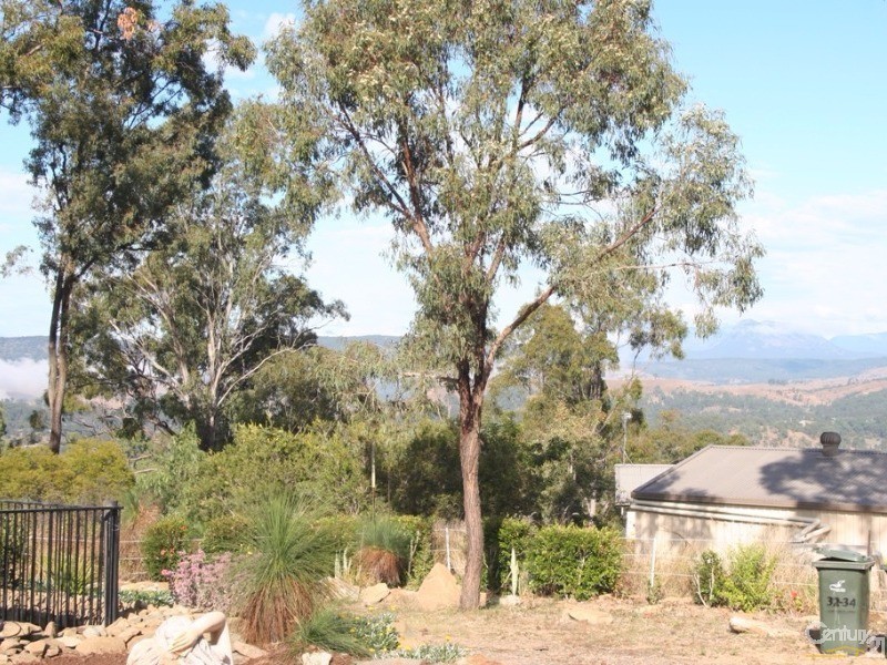 32-34 White Place, Kooralbyn QLD 4285