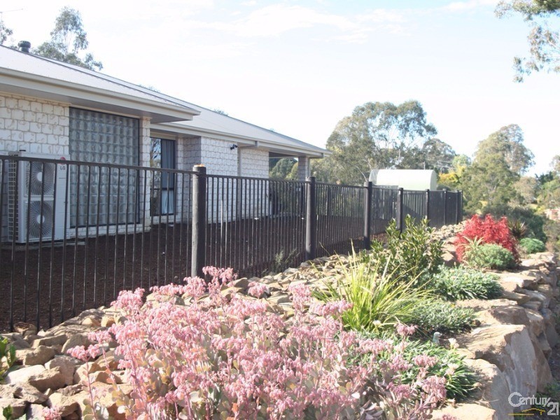 32-34 White Place, Kooralbyn QLD 4285