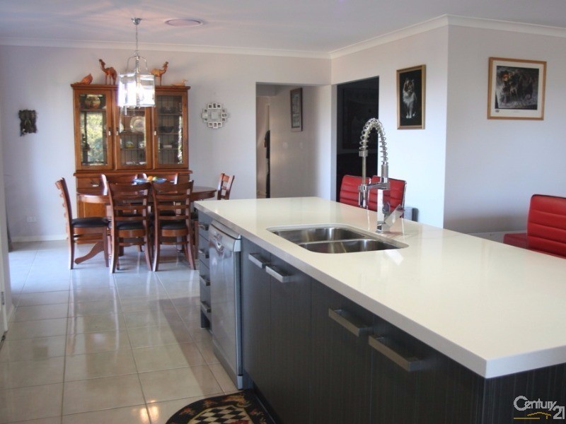 32-34 White Place, Kooralbyn QLD 4285