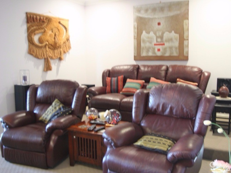 32-34 White Place, Kooralbyn QLD 4285