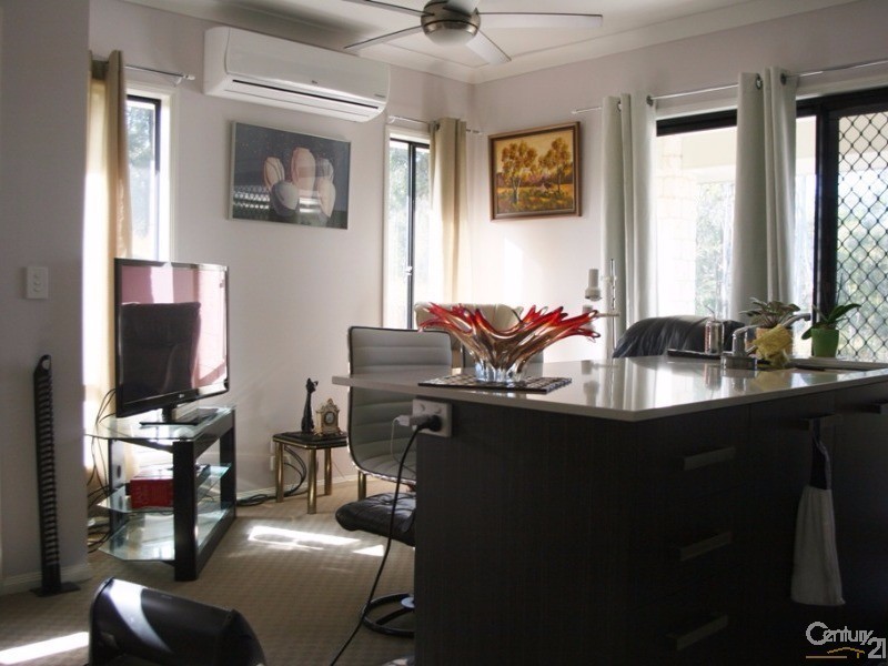 32-34 White Place, Kooralbyn QLD 4285