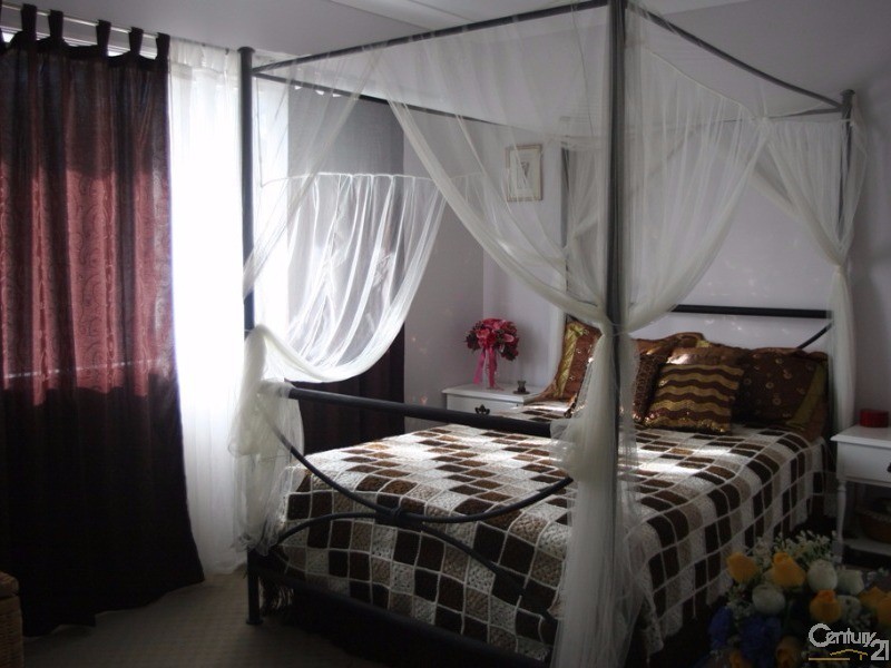 32-34 White Place, Kooralbyn QLD 4285