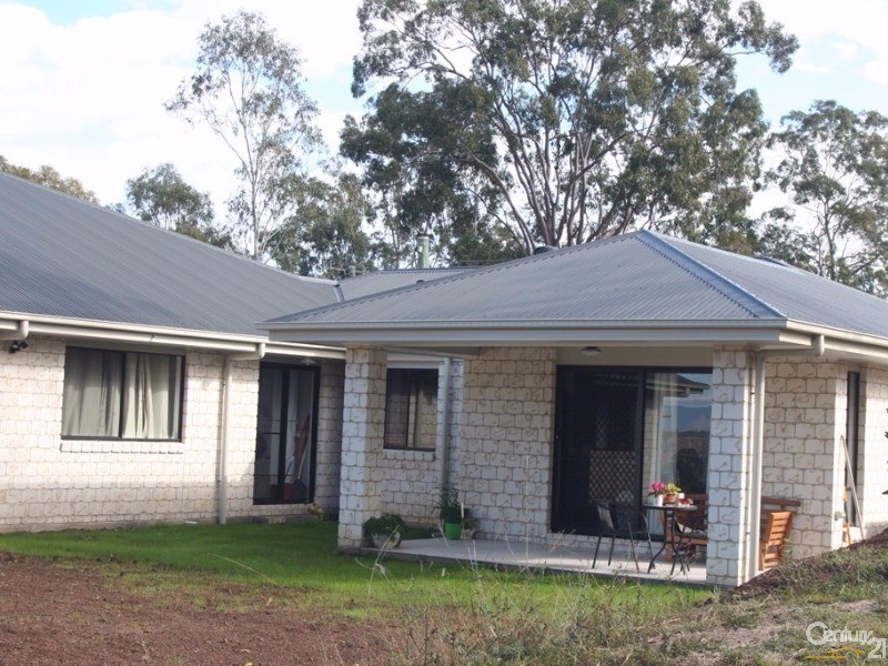 32-34 White Place, Kooralbyn QLD 4285