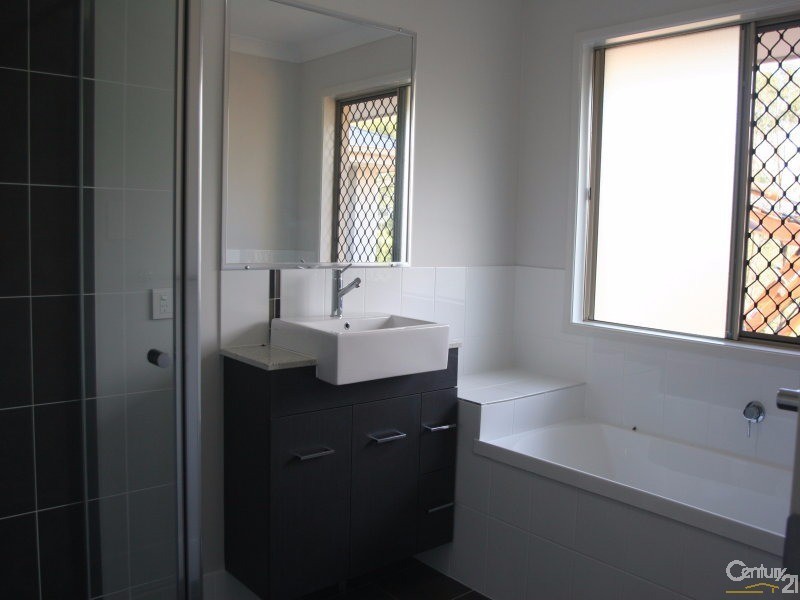 Kooralbyn QLD 4285