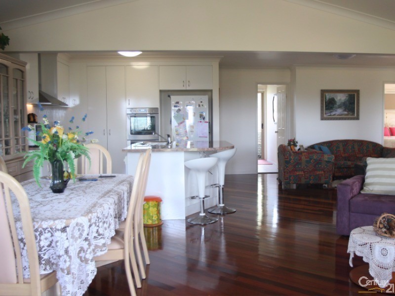 32 Leonard St, Boonah QLD 4310