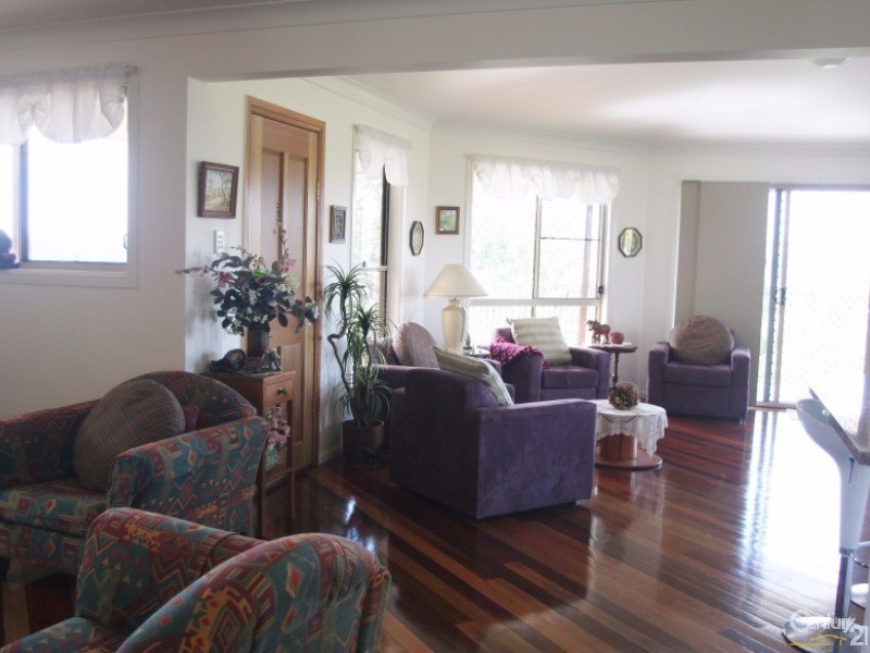 32 Leonard St, Boonah QLD 4310