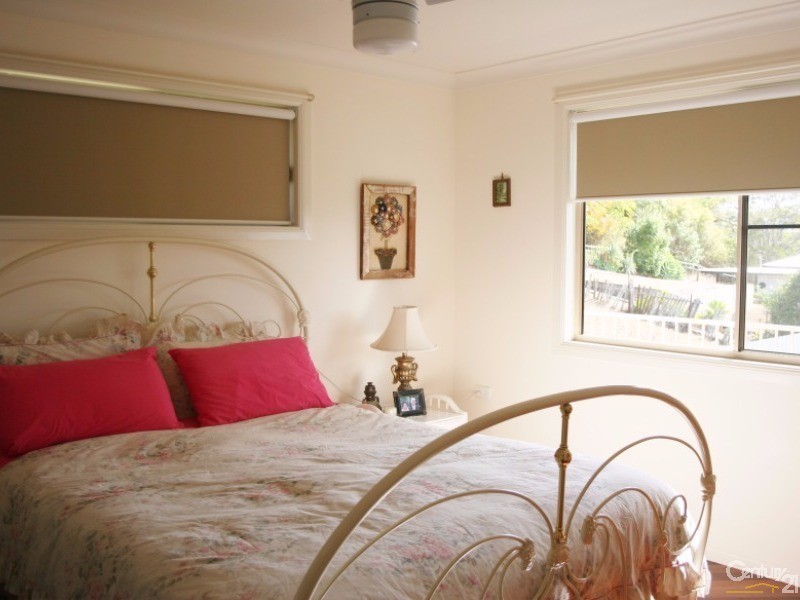 32 Leonard St, Boonah QLD 4310