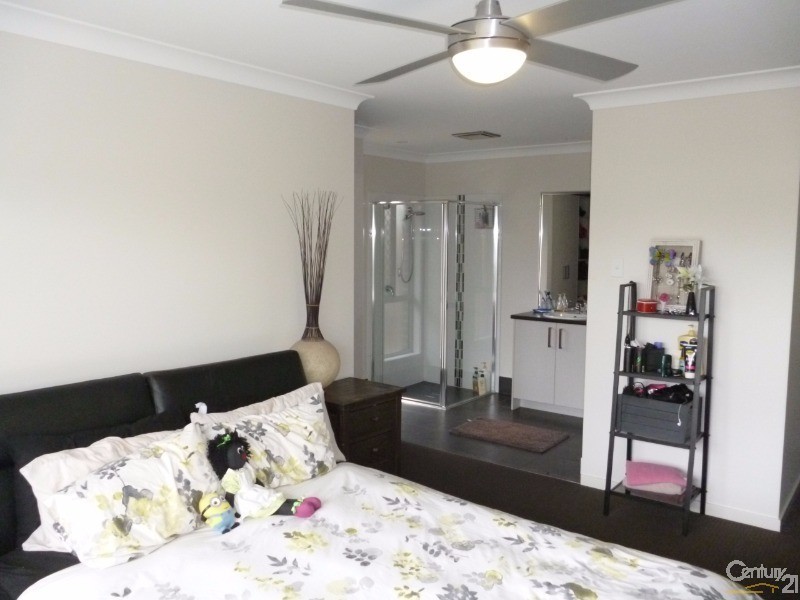 4 Bailey Street, Yarrabilba QLD 4207