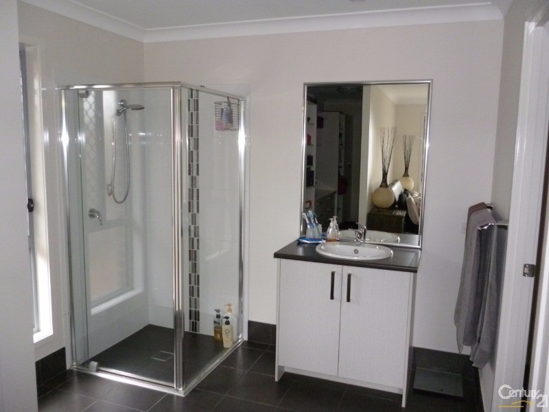 4 Bailey Street, Yarrabilba QLD 4207