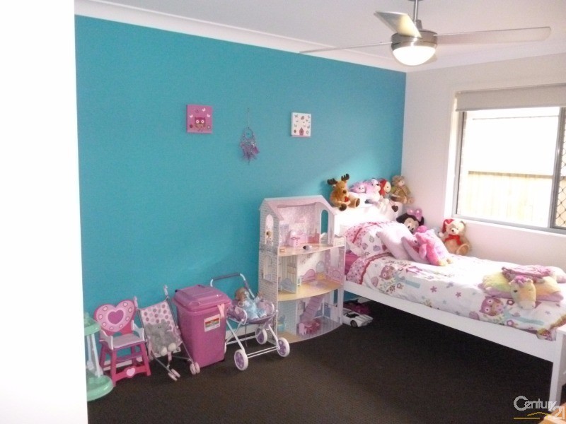 4 Bailey Street, Yarrabilba QLD 4207