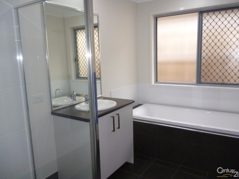 4 Bailey Street, Yarrabilba QLD 4207