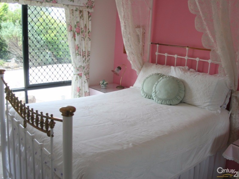 212-216 Boomerang Drive, Kooralbyn QLD 4285