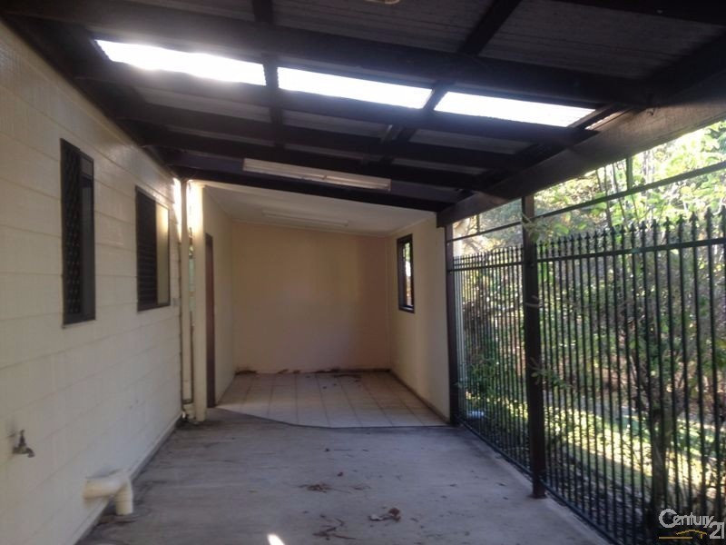 32 Estramina Road, Regents Park QLD 4118