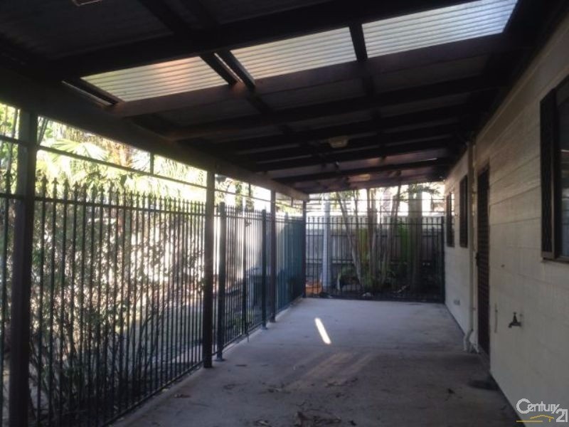 32 Estramina Road, Regents Park QLD 4118