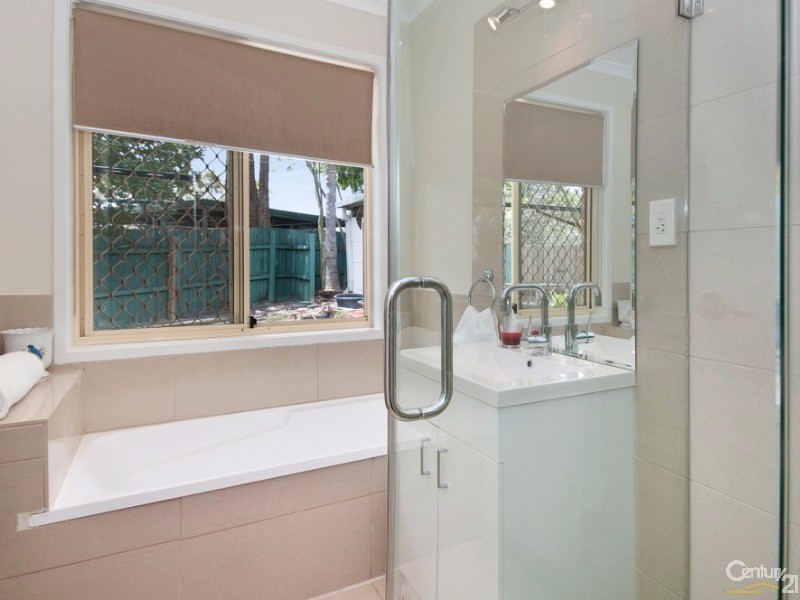 26 Hill St, Jimboomba QLD 4280