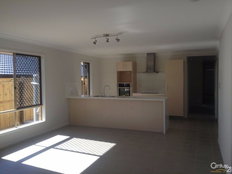 13 Fulmer Street, Yarrabilba QLD 4207