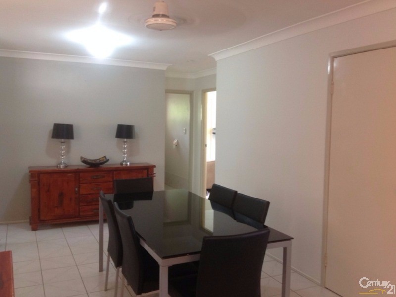 5 Lucida Court, Regents Park QLD 4118