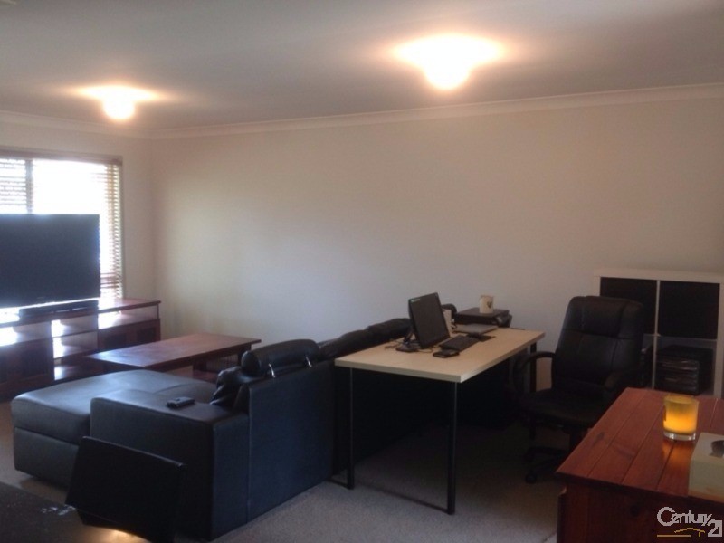5 Lucida Court, Regents Park QLD 4118