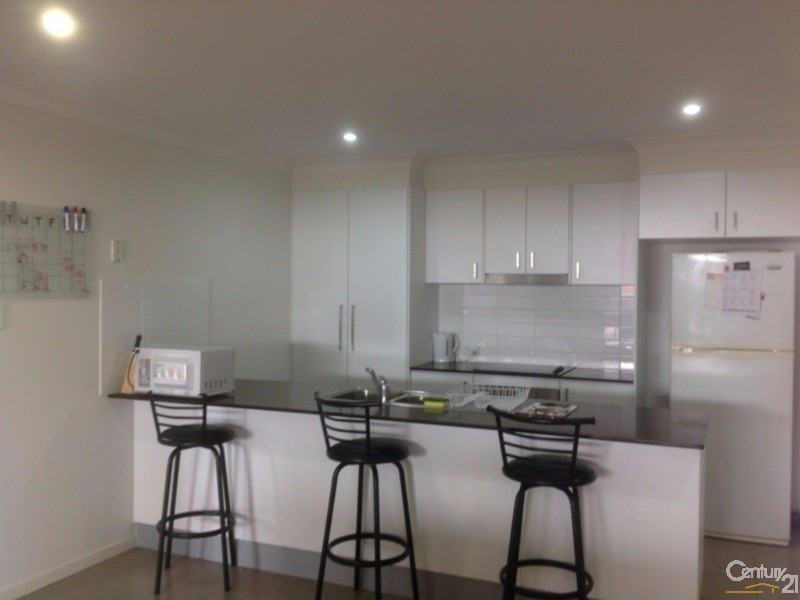 11 Summerview Avenue, Yarrabilba QLD 4207