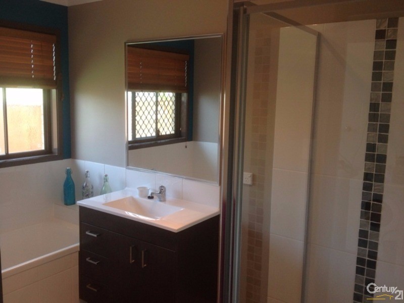 11 Summerview Avenue, Yarrabilba QLD 4207