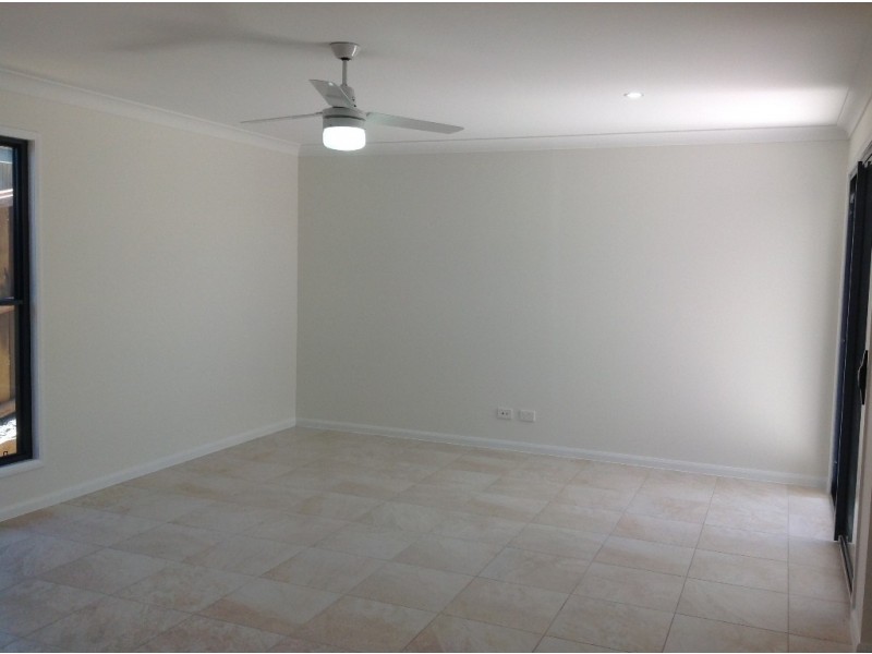 28 Baspa Street, Holmview QLD 4207