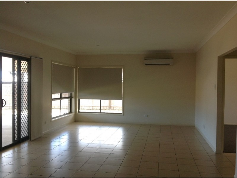 9 Robyn Court, Logan Village QLD 4207