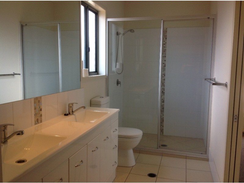 9 Robyn Court, Logan Village QLD 4207