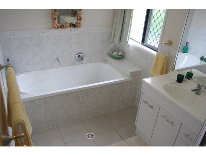 212-216 Boomerang Drive, Kooralbyn QLD 4285