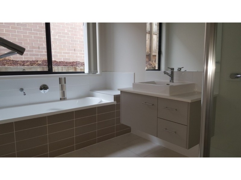 32 Essington Mews, Leichhardt QLD 4305