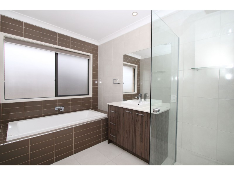 16 Robyn Court, Logan Village QLD 4207