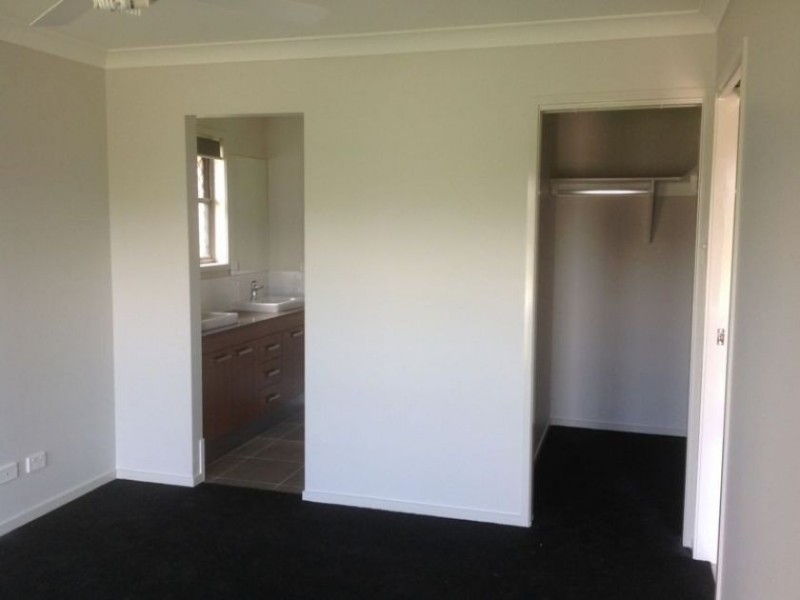 28 Treeline Circuit, Yarrabilba QLD 4207