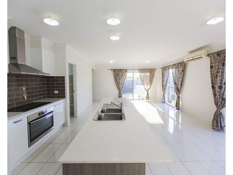 21 Shale Avenue, Logan Reserve QLD 4133