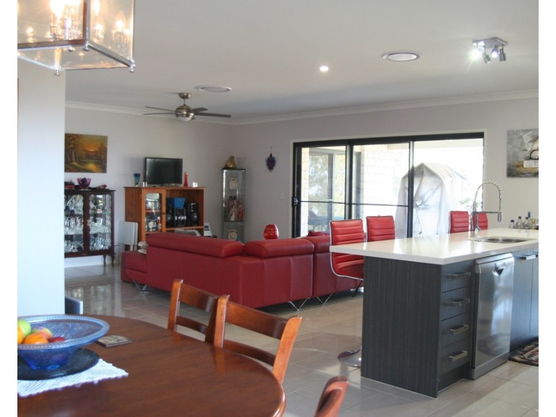 32-34 White Place, Kooralbyn QLD 4285